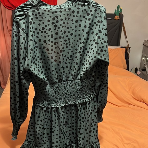 Fashion Dress. Bought off Amazon. - Picture 7 of 9